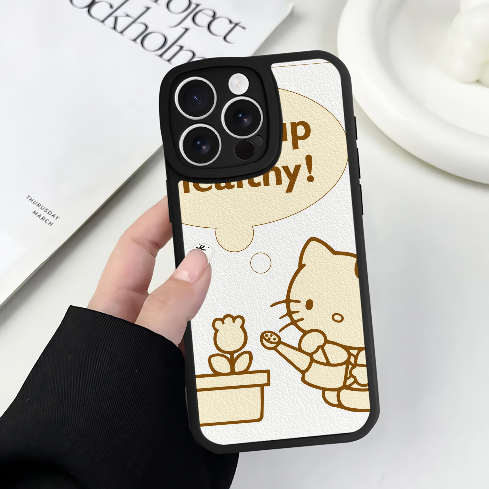 （画像用） Hello Kitty ハローキティ 【iPhone 16シリーズ対応】シリコンスマホケース（レザー調） 材質：シリコン